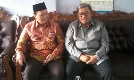 Gubernur Jawa Barat Ahmad Heryawan bersama dengan Wakil Ketua MPR Hidayat Nur Wahid dalam acara sosialisasi empat pilar MPR