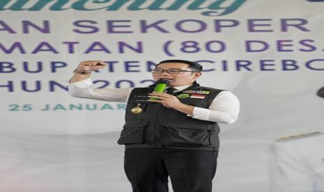 Gubernur Jawa Barat, Ridwan Kamil, meluncurkan pembelajaran Sekoper Cinta di 80 desa, di Kabupaten Cirebon, Rabu (25/1/2023).