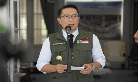 Kementerian Kesehatan menyetujui Pembatasan Sosial Berskala Besar (PSBB) lima daerah di Jawa Barat (Jabar). Gubernur Jawa Barat M Ridwan Kamil atau Emil mengatakan segera berkoordinasi dengan lima kepala daerah dan Forum Koordinasi Pimpinan Daerah (Forkompimda) Jabar.