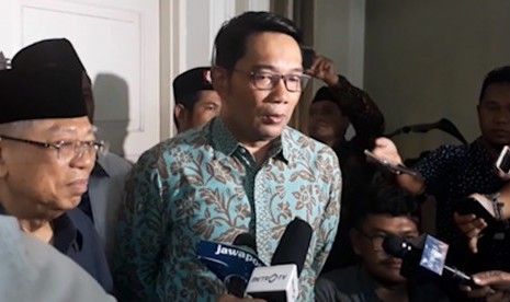 Gubernur Jawa Barat, Ridwan Kamil mendatangi kediaman Calon Wakil Presiden nomor urut 01, Ma'ruf Amin di Jalan Sitibondo, Menteng, Jakarta Pusat, Selasa (12/2).