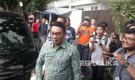 Gubernur Jawa Barat, Ridwan Kamil saat silaturrahim ke kediaman  Calon Wakil Presiden nomor urut 01, KH. Ma'ruf Amin di Jalan Sitibondo,  Menteng, Jakarta Pusat, Selasa (12/2).