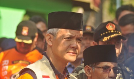 Gubernur Jawa Tengah, Ganjar Pranowo mengungkapkan, dalam rangka mengantisipasi penyebaran Covid-19, di unit-unit kesehatan sekarang ini tengah dilakukan pendataan peralatan yang semakin sulit didapatkan. 