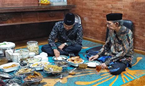 Gubernur Jawa Tengah Ganjar Pranowo, sowan ke Pondok Pesantren Manba