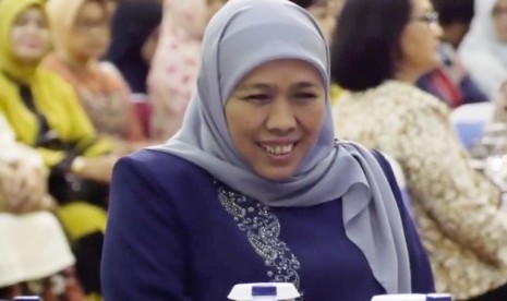 Khofifah Ajak Masyarakata Jadikan Rumah Sebagai Pesantren