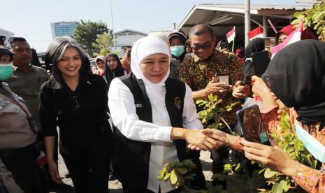 Gubernur Jawa Timur Khofifah Indar Parawansa. Pengamat sebut Gubernur Jatim Khofifah Indar Parawansa jadi rebutan untuk rebut suara