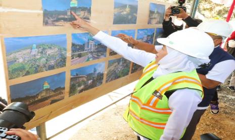 Gubernur Jawa Timur Khofifah Indar Parawansa melakukan peninjauan persiapan pembangunan Monumen Reog dan Museum Peradaban (MRMP) Ponorogo yang terletak di Penambangan Batu Kapur, Kecamatan Sampung, Kabupaten Ponorogo. Monumen yang pembangunananya dimulai pada akhir 2022 itu ditargetkan rampung dan menjadi kawasan wisata terintegrasi pada akhir 2024.