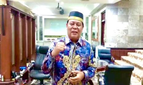 Gubernur Kalimantan Selatan DR (HC) H Sahbirin Noor mengucapkan terima kasih kepada para peserta lomba baca puisi yang telah berpartisipasi.