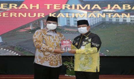 Gubernur Kalimantan Selatan, H Sahbirin Noor mengucapkan terima kasih atas dedikasi Dr Safrizal ZA selama menjabat  Pj Gubernur Kalsel. 