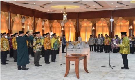 Gubernur Kalimantan Selatan (Kalsel), Sahbirin Noor melantik Pejabat Pimpinan Tinggi Pratama Pejabat Administrator dan Pejabat Pengawas di Lingkungan Pemerintah Provinsi Kalimantan Selatan di Gedung Mahligai Pancasila Banjarmasin, Rabu (23/11/2022).