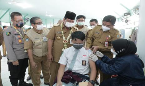  Gubernur Kalimantan Selatan (Kalsel) Sahbirin Noor menginstruksikan SKPD di Pemerintah Provinsi (Pemprov) Kalsel agar terus memantapkan koordinasi dan mendukung peningkatan prosentase vaksinasi di banua. 