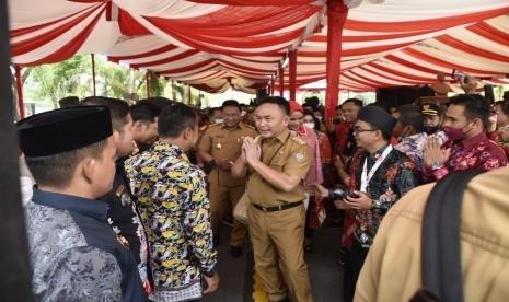 Gubernur Kalteng H. Sugianto Sabran instruksikan Satgas Pangan ambil langkah pengendalian inflasi.