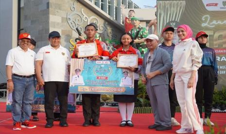 Gubernur Kalteng H Sugianto Sabran melaunching Babe Berkah Wirausaha untuk mahasiswa, Ahad (18/08/2024).