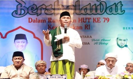 Gubernur Kalteng H Sugianto Sabran memberikan pengantar dalam acara Kalteng Bersholawat Ahad (18/8/2024).