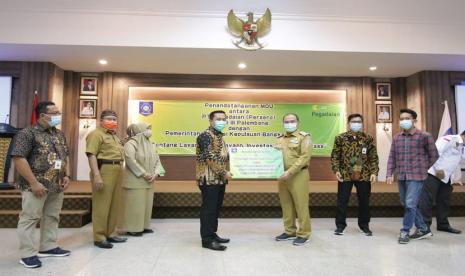 Gubernur Kepulauan Bangka Belitung (Babel), Erzaldi Rosman bersama Pimpinan Wilayah PT Pegadaian (Persero) Kanwil III Palembang, menandatangani kesepakatan bersama terkait layanan pembiayaan, investasi, dan aneka jasa. Penandatanganan dilakukan di Ruang Pertemuan Pasir Padi, Kantor Gubernur Kepulauan Bangka Belitung, Selasa (17/11). 