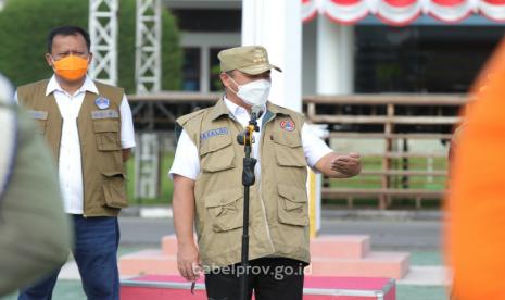 Gubernur Kepulauan Bangka Belitung (Babel), Erzaldi Rosman kembali menegaskan jika penerapan PPKM untuk para pelaku usaha tersebut bukan dilakukan penutupan, melainkan pembatasan. Sehingga, katanya, roda perekonomian di level menengah ke bawah tetap berjalan.  