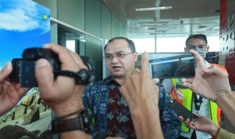 Gubernur Kepulauan Bangka Belitung (Babel), Erzaldi Rosman menegaskan siapapun dan pihak manapun jangan pernah lagi membuat rakyat Kepulauan Babel resah. Terutama pejabat publik yang mengeluarkan surat resmi tanpa memikirkan dampak yang luas terhadap masyarakat.