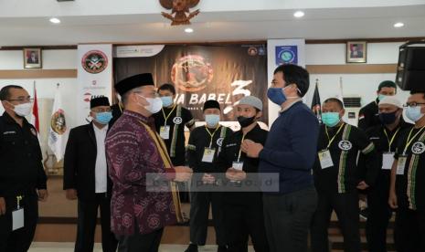 Gubernur Kepulauan Bangka Belitung (Babel), Erzaldi Rosman saat membuka secara resmi Kegiatan Pelatihan Juleha dan Manajemen Ibadah Kurban bagi Pengurus Masjid dan Panitia Kurban yang berlangsung di Gedung Mahligai Rumah Dinas Gubernur Babel, Ahad (27/6).