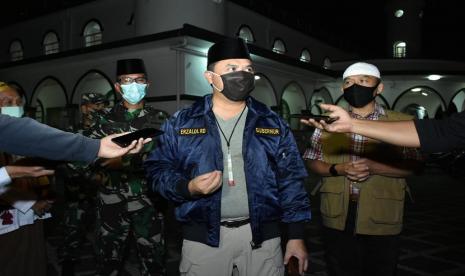 Gubernur Kepulauan Bangka Belitung Erzaldi Rosman menyatakan rapid test massal pertama telah dimulai, Rabu (13/5) kemarin. Tim rapid test massal menyasar Masjid Jami Pangkalpinang sebagai tempat pertama dilakukannya rapid test massal.