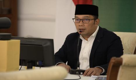 Gubernur n kamil ketika sedang melakukan teleconference dengan sejumlah pengusaha Swedia, Rabu (1/7)