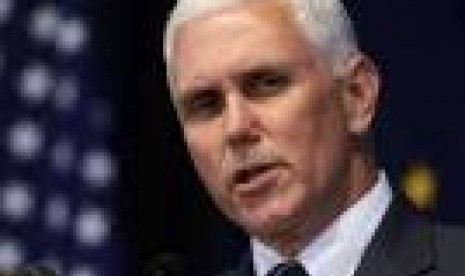 Gubernur Negara Bagian Indiana, Mike Pence yang menolak terima pengungsi Suriah.