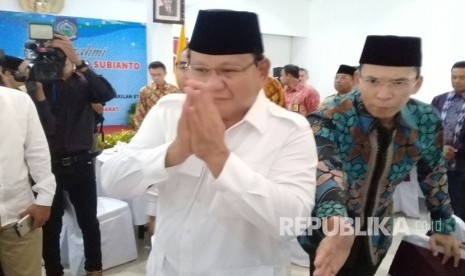 Great Indonesia Movement (Gerindra) Party Chairman Prabowo Subianto accompanied by Governor of West Nusa Tenggara (NTB) TGH M Zainul Majdi in Mataram, NTB on Tuesday, March 7, 2017.