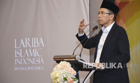 Gubernur NTB TGH Muhammad Zainul Majdi atau Tuan Guru Bajang (TGB) berbicara tentang riba dalam silaturrahmi nasional Lariba Islamic Indonesia di Fave Hotel, Garut, Jawa Barat (14/1).