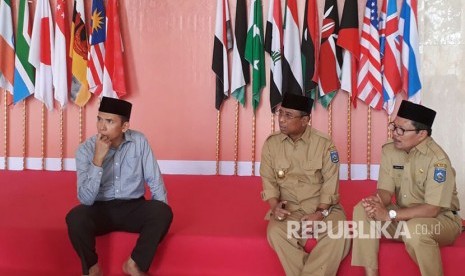 Gubernur NTB TGH Muhammad Zainul Majdi meninjau kesiapan Kompleks Islamic Center NTB sebagai lokasi Konferensi Multaqa Nasional IV Alumni Al Azhar, Mesir.   Konferensi bertajuk Moderasi Islam: Dimensi dan Orientasi akan berlangsung mulai Selasa (17/10) hingga Kamis (20/10).