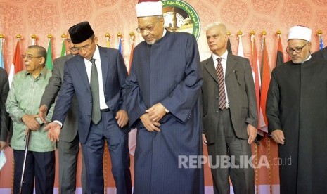  Gubernur NTB TGH Muhammad Zainul Majdi, Prof Quraish Shihab, dan Wakil Ketua WOAG Al Azhar Prof Dr Abdul Fadhil el Qoushi.