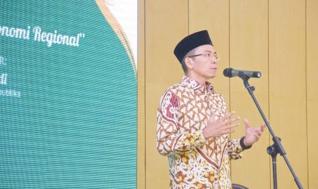 Gubernur NTB Tuan Guru Haji (TGH) Muhammad Zianul Majdi memberikan keynote speech pada Rembuk Republik yang digelar di Islamic Center NTB, Mataram, Kamis (15/6).