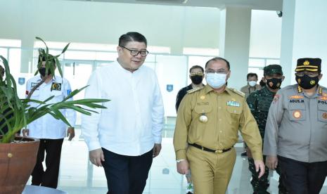 Gubernur Provinsi Kepulauan Bangka Belitung, Erzaldi Rosman yang menyambut langsung kedatangan Duta Besar, Seychelles untuk Asean, Nico Barito.