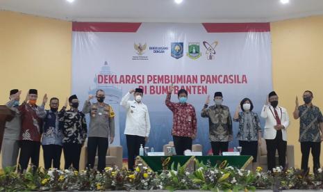 Gubernur: Semangat Pancasila Sudah Ada di Banten Sejak Dulu. Foto: Deklarasi Pembumian Pancasila di Bumi Banten di Universitas Islam Negeri (UIN) Sultan Maulana Hasanuddin (SMH) Banten, Jalan Jendral Sudirman, Panancangan Cipocok Jaya, Sumurpecung, Serang, Banten, Kamis (15/10).