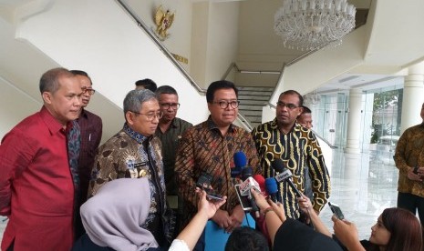 Gubernur Sulawesi Barat M Ali Baal Masdar dan jajaran Pemerintah Provinsi Sulawesi Barat menemui Wakil Presiden KH Ma