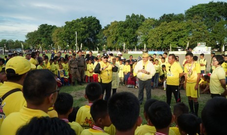 Gubernur Sumatera Selatan 2008 - 2013 dan 2013 - 2018 Alex Noerdin meresmikan peluncuran sekolah sepakbola yang diberina nama Alex Noerdin Football Academybersama Bupati Musi Banyuasin (Muba) yang dipusatkan di lapangan Stier Sekayu.