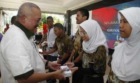 Gubernur Sumsel Alex Noerdin melakukan sosialisasi kepada pelajar SMA (Ilustrasi).