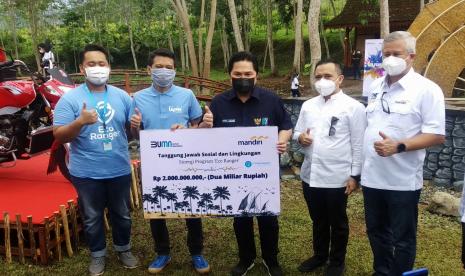 Guna mendukung hal itu, Bank Mandiri menggandeng Pemkab Banyuwangi dan organisasi peduli lingkungan Greeneration Foundation melaksanakan program Eco Ranger untuk meningkatkan pengelolaan sampah dan memberikan nilai tambah kepada masyarakat