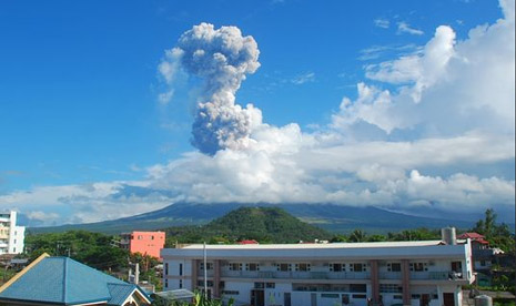 Gunung Mayon di Filipina.