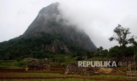 Gunung Parang di Purwakarta, Jawa Barat.