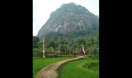 Gunung Parang, salah satu objek wisata di Kecamatan Tegalwaru, Kabupaten Purwakarta. Polisi meminta warga untuk tidak mengunjungi objek wisata di tengah darurat Covid-19.