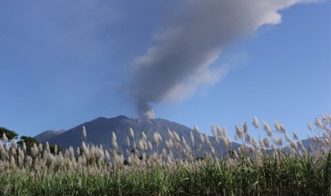 Gunung Raung. 