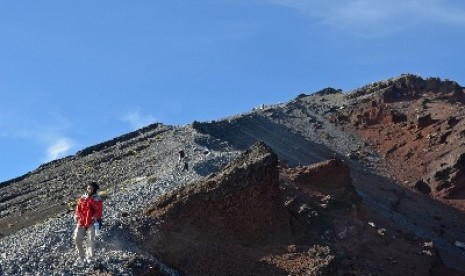 Gunung Rinjani salah satu objek wisata di Lombok, NTB.