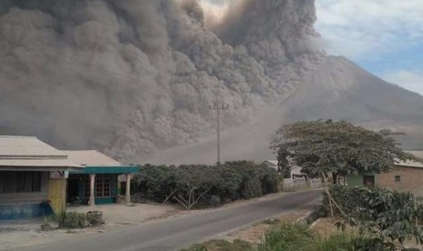 Gunung Sinabung meletus pada Rabu (2/8).