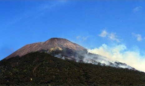 Gunung Slamet.