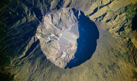 Gunung Tambora di Pulau Sumbawa, Nusa Tenggara Barat.