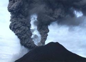 Gunung Sinabung meletus