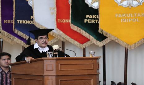 Guru Besar Universitas Gadjah Mada, Prof. Dr Cornelis Lay meninggal dunia, Rabu (5/8).