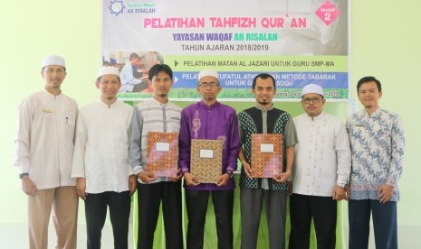 Guru-guru tahfizh Perguruan Islam Ar Risalah, Padang, meraih sanad ilmu tajwid 'Matan Jazariyah'.