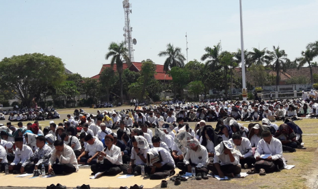 Guru honorer di Indramayu gelar Istigotsah 