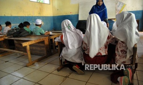 Kiat Muslim Memilih Guru Saat Hendak Menimba Ilmu Republika Online