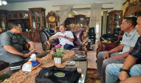 H Ismail alias Minak Raden tokoh masyarakat Lampung merasa prihatin dengan aksi kriminalitas di Lampung. Dia menghimbau, masyarakat untuk saling peduli dalam menjaga keamanan lingkungan. 