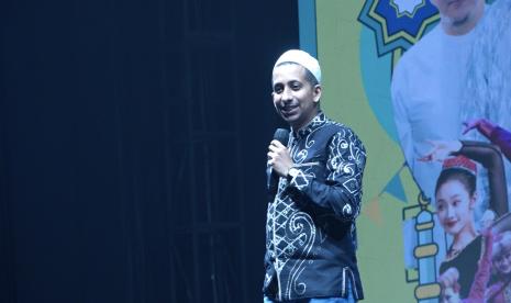 Habib Husein Jafar Al Hadar saat menyampaikan tausiyah di Festival Hijriah Bekasi, Jawa Barat, Senin (24/7/2023).